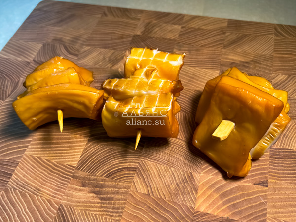 Шашлычок из кальмара х/к в Бийске